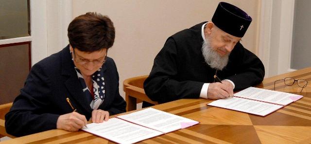 Podpisanie porozumienia PRE-MEN w sprawie kwalifikacji wymaganych od nauczycieli religii Kosciolow zrzeszonych w PRE (fot. MEN)
